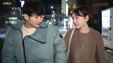 【中文字幕】目が合うだけでどこでもベロチュウしてくる自慢の年上彼女はキスで勃起した仆をすぐラブホに连れて行きたがるのでいつもデートになりません 都筑亜美